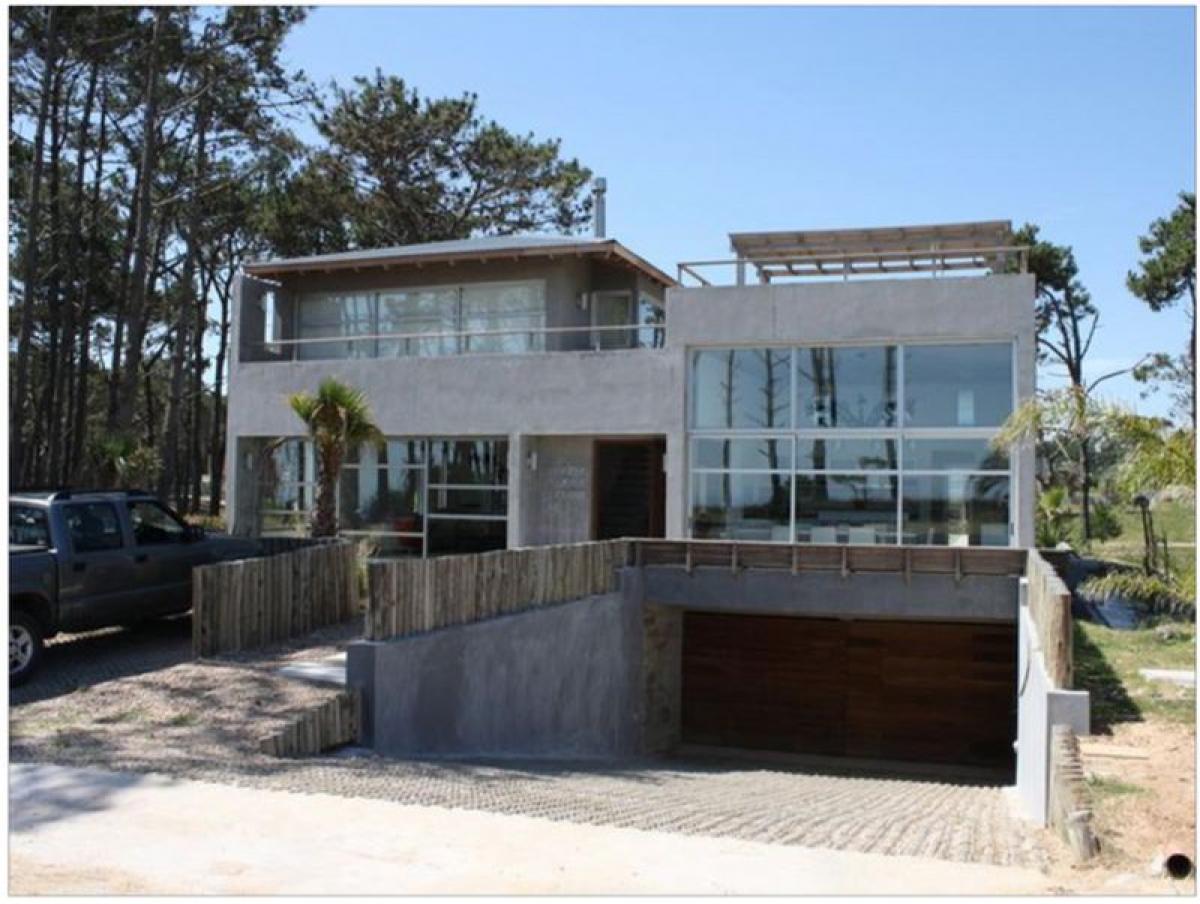 4 bedrooms House in Maldonado, Uruguay No. 1789