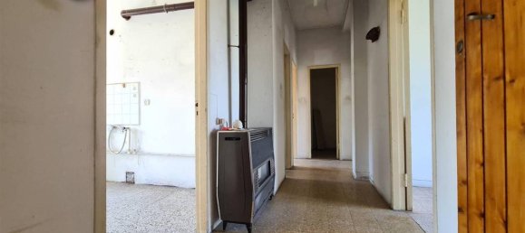6 rooms Apartment in Pietrasanta, Italy No. 26275 4