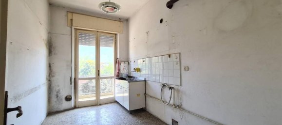 6 rooms Apartment in Pietrasanta, Italy No. 26275 6