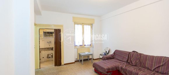 3 rooms Apartment in Brescia, Italy No. 7329 3
