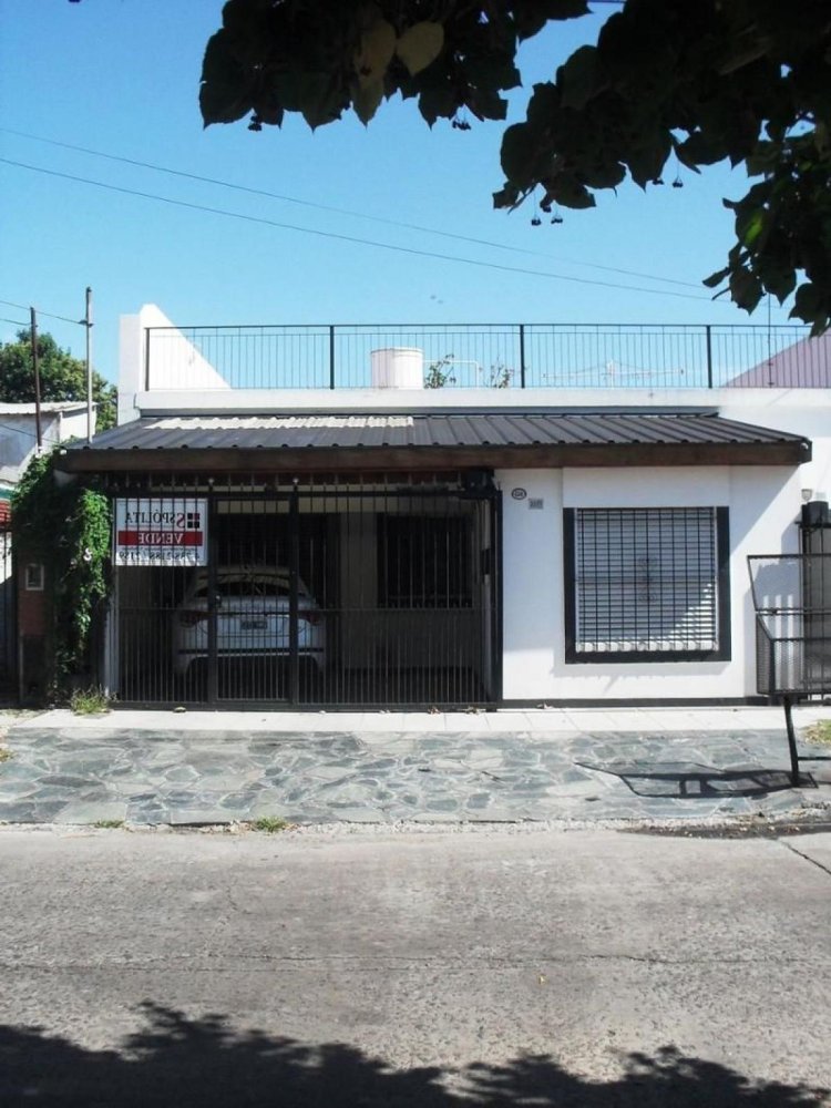 3 bedrooms House in General San Martin, Argentina No. 18520