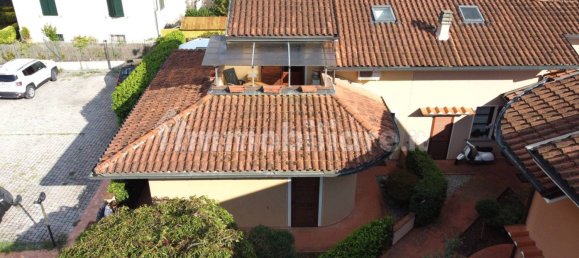 Villa de 2 dormitorios en Barga, Italy No. 354482 3
