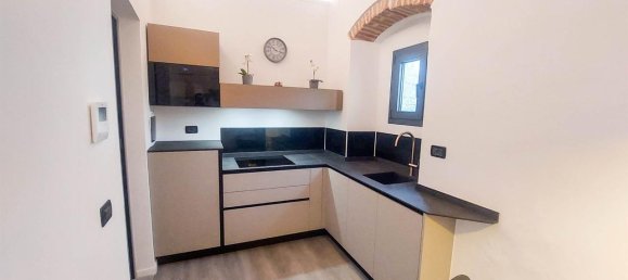 2 rooms Apartment in Florence, Italy No. 38073 8