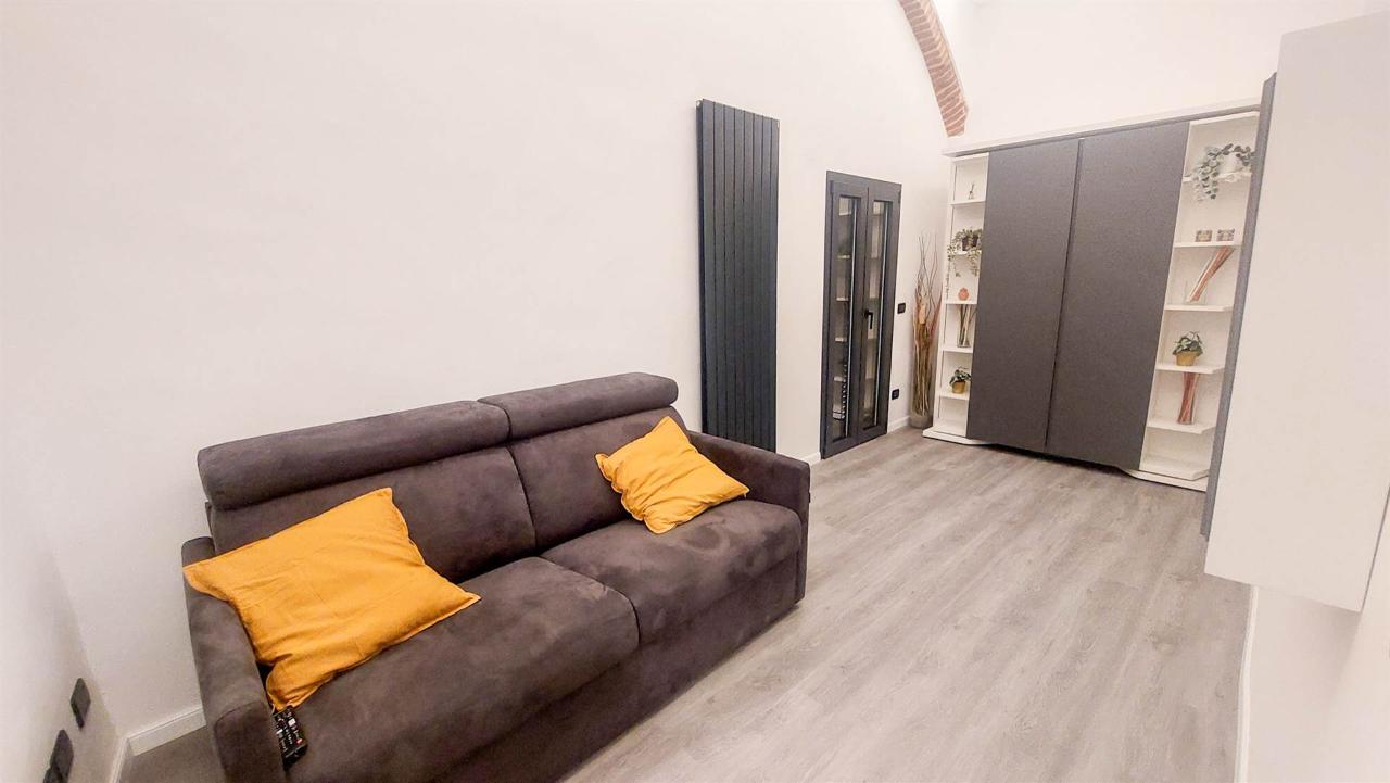 2 rooms Apartment in Florence, Italy No. 38073