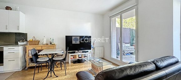 1 bedroom Apartment in Saint-Cyr-l'Ecole, France No. 141187 2
