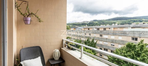 Квартира с 3 спальнями в Гимарайнш, Португалия № 15106 16