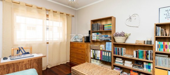 Квартира с 3 спальнями в Гимарайнш, Португалия № 15106 34