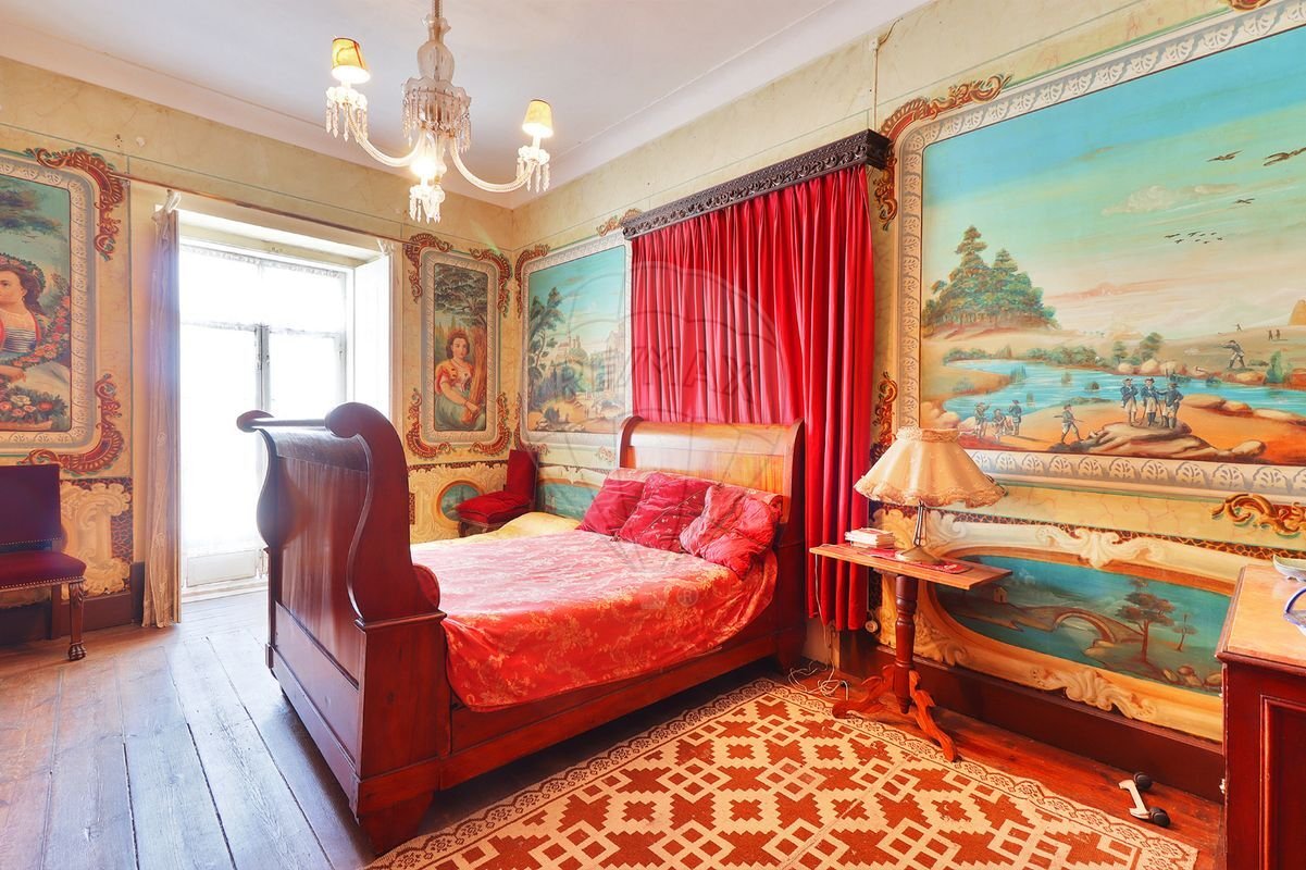 1362m² Building in Elvas, Portugal No. 133178