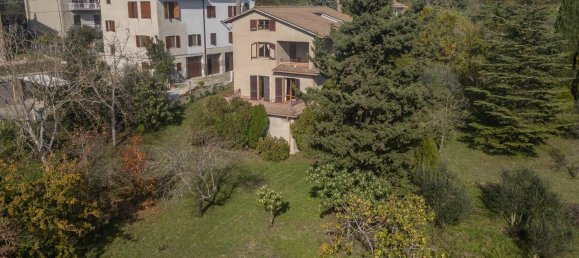 Casa de 12 divisões em Perugia, Italy N.º 50325 43