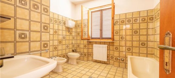 Casa de 12 divisões em Perugia, Italy N.º 50325 5