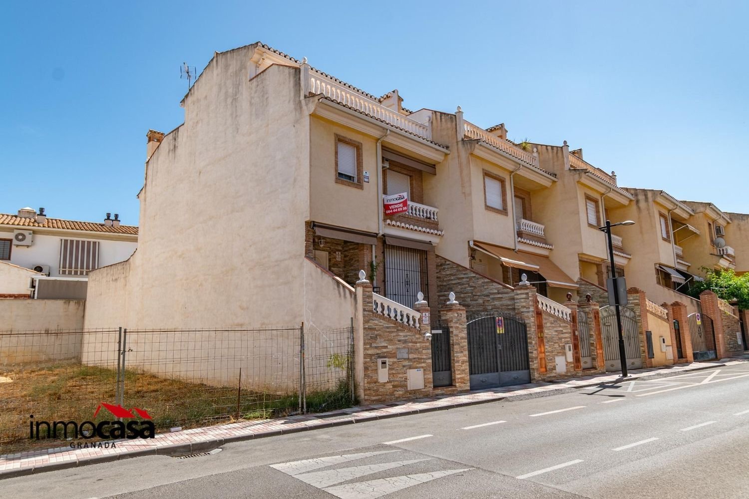 4 غرف نوم تاون هاوس في Armilla, Spain رقم 193176