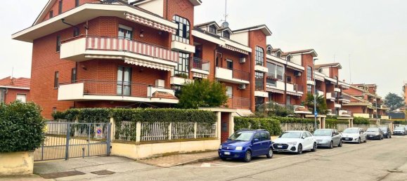 3 rooms Apartment in Nichelino, Italy No. 235896 2