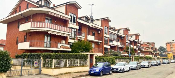 3 rooms Apartment in Nichelino, Italy No. 235896 3
