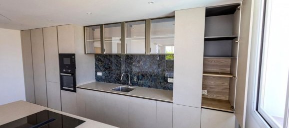 2 bedrooms Apartment in Marbella, Spain No. 166279 3