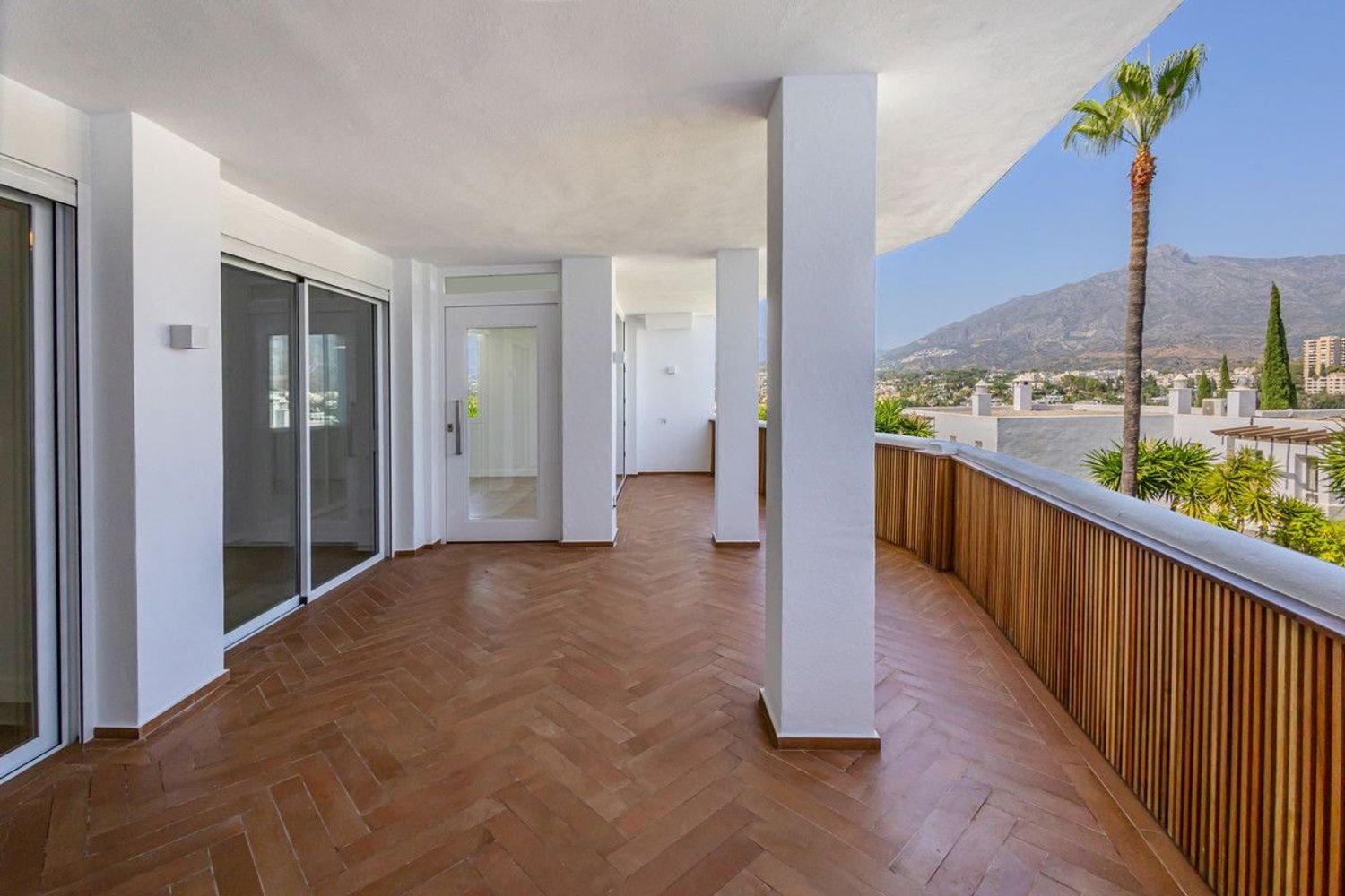 2 bedrooms Apartment in Marbella, Spain No. 166279