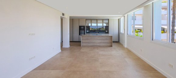 2 bedrooms Apartment in Marbella, Spain No. 166279 9