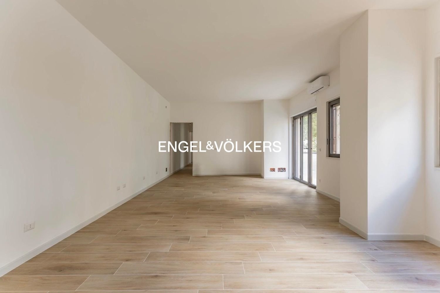 3 rooms Apartment in Bari, Italy No. 268051