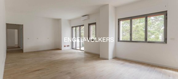 3 rooms Apartment in Bari, Italy No. 268051 2