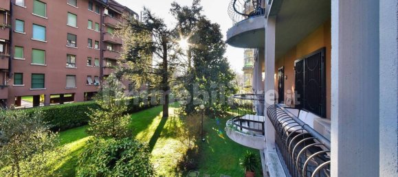 Квартира с 2 спальнями в Монца, Италия № 162401 10