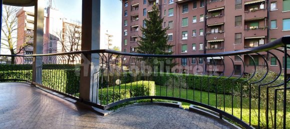 Квартира с 2 спальнями в Монца, Италия № 162401 4