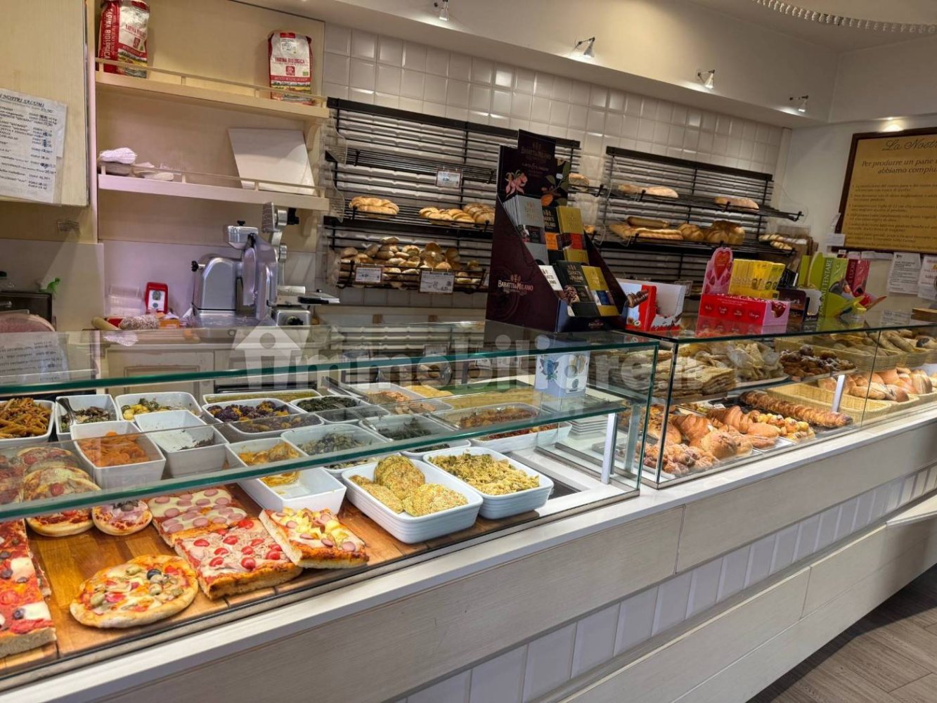 1غرفة عقار تجاري في Verona, Italy رقم 202656