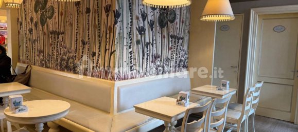 1غرفة عقار تجاري في Verona, Italy رقم 202656 3