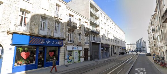 3-salle Bâtiment à Tours, France No. 82315 2