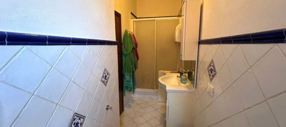 Apartamento de 2 dormitorios en Empoli, Italy No. 358784 23