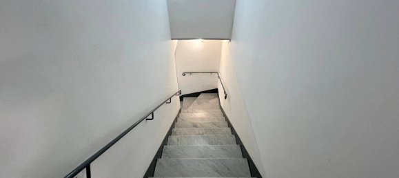 Apartamento de 2 dormitorios en Empoli, Italy No. 358784 4