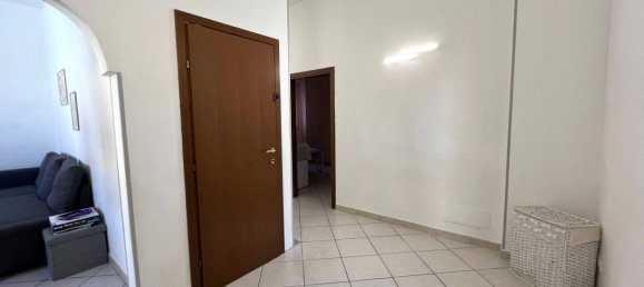 Apartamento de 2 dormitorios en Empoli, Italy No. 358784 5