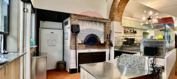 5 rooms Commercial property in Pistoia, Italy No. 268531 32