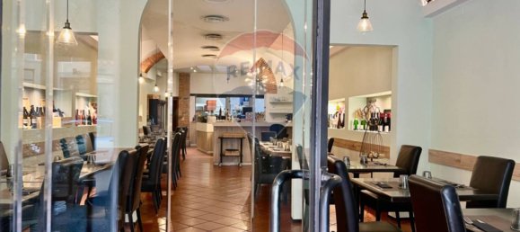 5 rooms Commercial property in Pistoia, Italy No. 268531 3