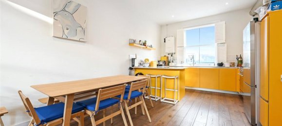 2 bedrooms Apartment in London, United Kingdom No. 3829 2