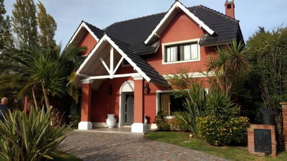 3 bedrooms House in Pilar, Argentina No. 2160