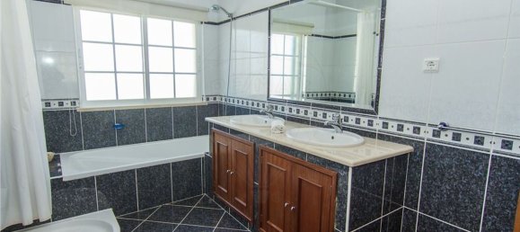 3 Schlafzimmer Haus in Quarteira, Portugal, Nr. 16021 8