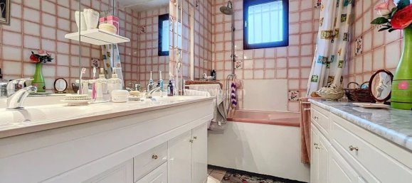 3 chambres Maison à Les Petites-Loges, France No. 158110 10