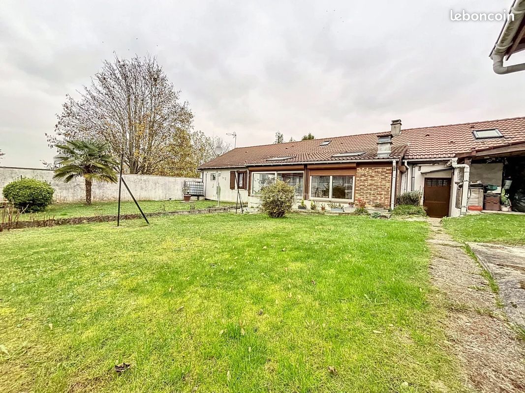 3 chambres Maison à Les Petites-Loges, France No. 158110