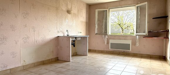 2 bedrooms House in Loge-Fougereuse, France No. 109804 3