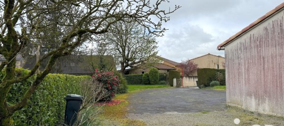 2 bedrooms House in Loge-Fougereuse, France No. 109804 9