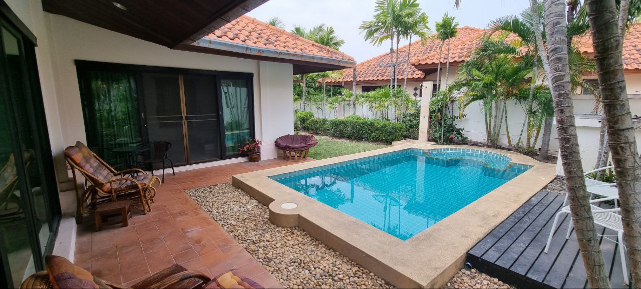 3 bedrooms Villa in Pattaya, Thailand No. 11165