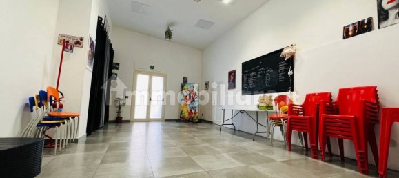 Коммерческая недвижимость с 3 комнатами в Ласкари, Италия № 114913 12