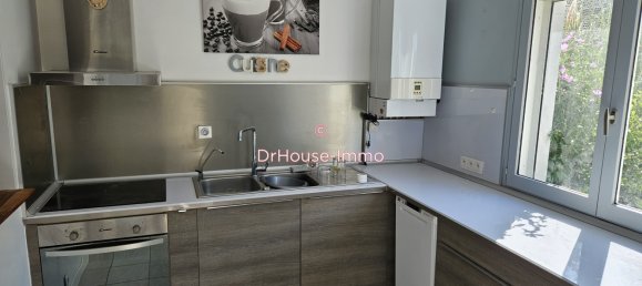 Casa de 4 dormitorios en Sainte-Savine, France No. 52807 2