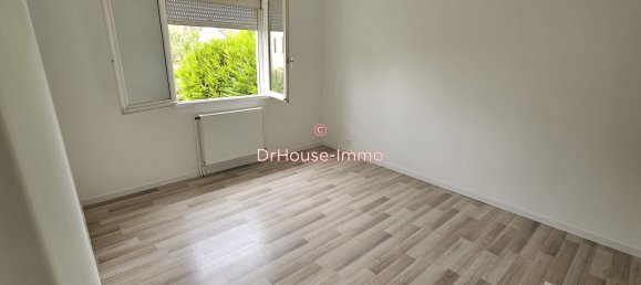 Casa de 4 dormitorios en Sainte-Savine, France No. 52807 8