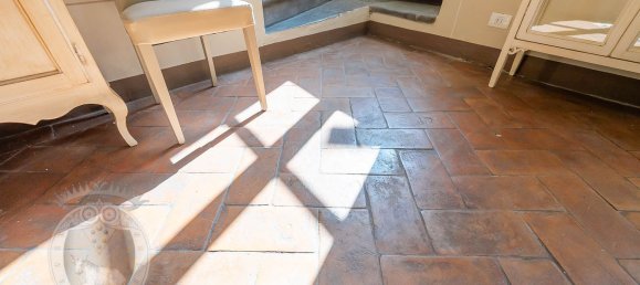 Apartamento de 8 habitaciónes en Cortona, Italy No. 55811 30