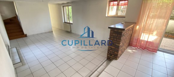 3 Schlafzimmer Haus in Riorges, France, Nr. 202233 2