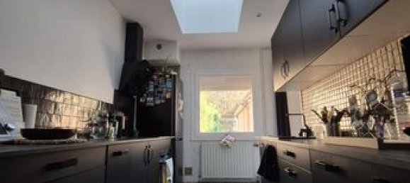 3 bedrooms Villa in Lens, France No. 311628 6