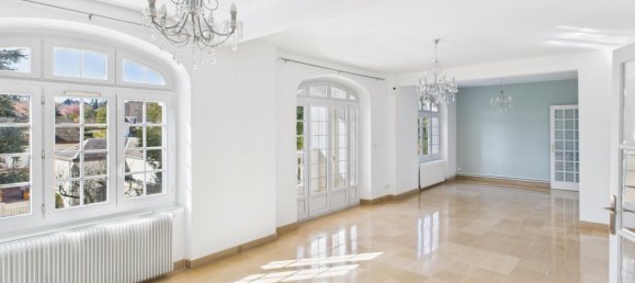 4 bedrooms House in Chartres, France No. 155343 4