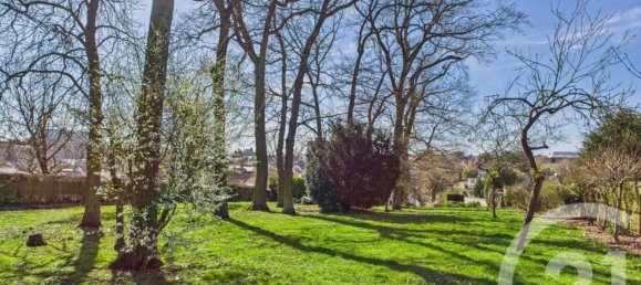 4 bedrooms House in Chartres, France No. 155343 8