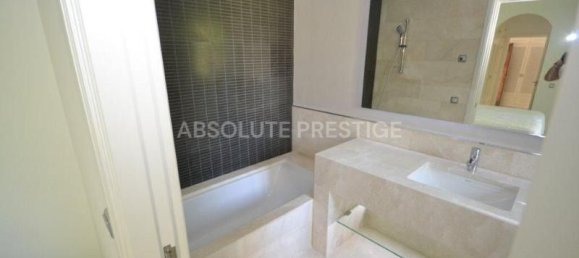 6 bedrooms Villa in Marbella, Spain No. 45670 13