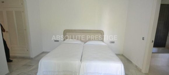 6 bedrooms Villa in Marbella, Spain No. 45670 40